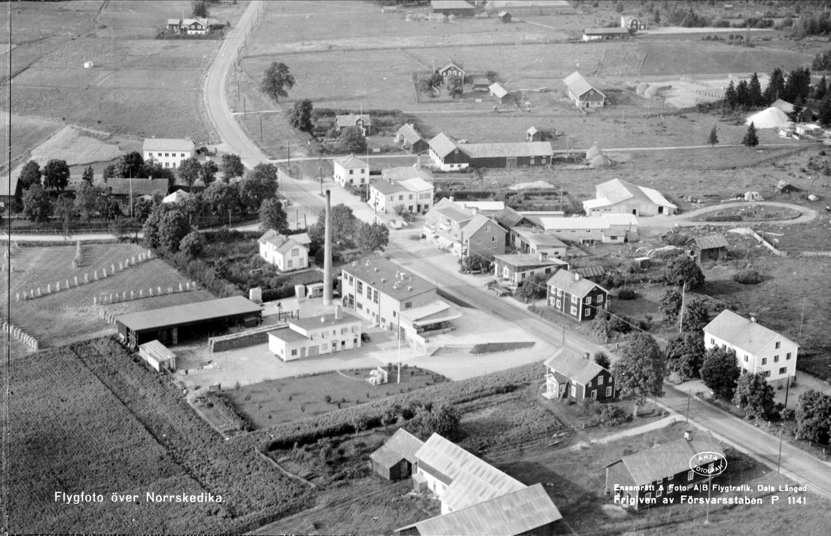 Flygfoto över Norrskedika, Börstils socken, Uppland 1954