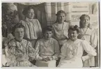 Postkort - systrarna Lydia, Ragnhild, Karin, Maja, Berta och Rosa Nyman, Uppsala, 1906