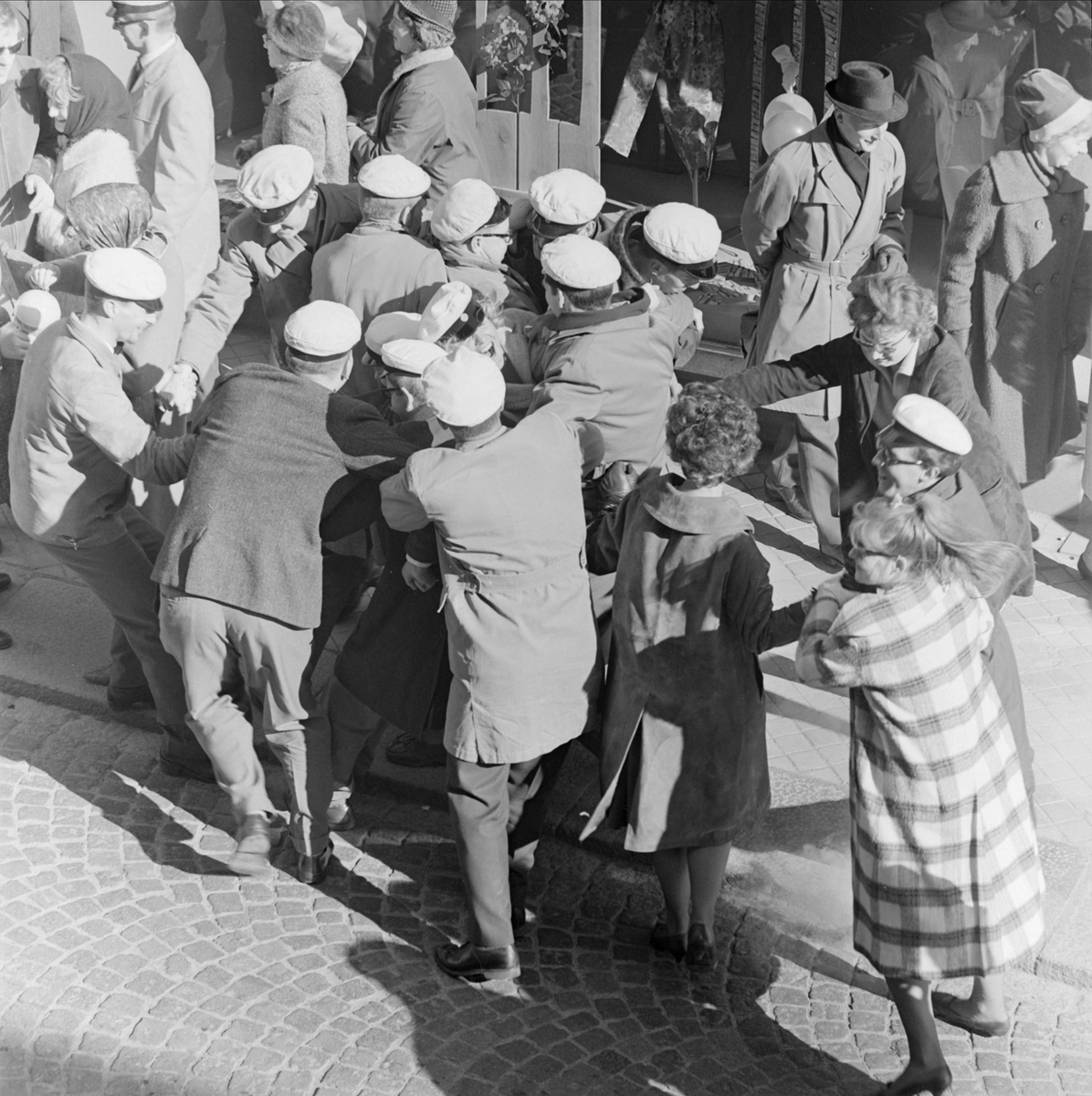 Valborgsmässofirande, Uppsala klockan 15.00 den 30 april