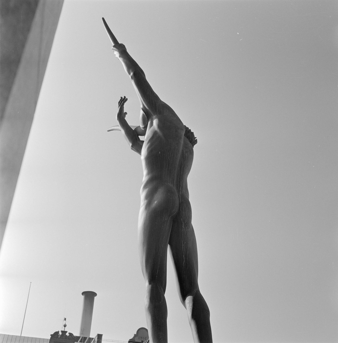 Fontänskulptur Orfeusgruppen av Carl Milles framför Konserthuset på Hötorget i Stockholm