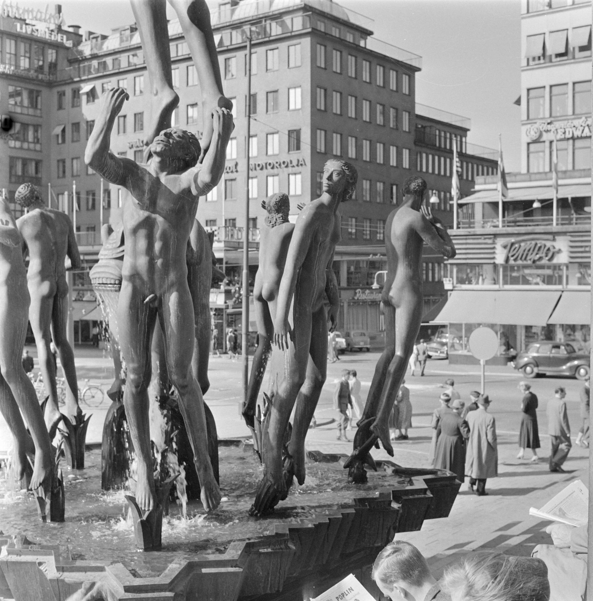 Fontänskulptur Orfeusgruppen av Carl Milles framför Konserthuset på Hötorget i Stockholm