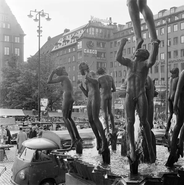 Fontänskulptur Orfeusgruppen av Carl Milles framför Konserth