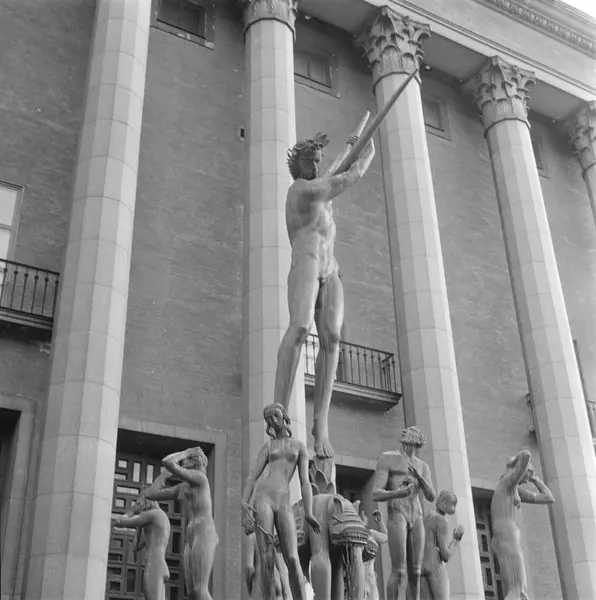 Fontänskulptur Orfeusgruppen av Carl Milles framför Konserth