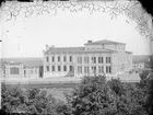 Högre Allmänna Läroverket från väster, kvarteret Skolan, Luthagen, Uppsala, sannolikt 1870-tal