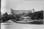 Reprofotografi - Uppsala slott med Svandammen i förgrunden, stadsdelen Fjärdingen, Uppsala före 1914