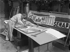 Produktion av reklam för Slotts senap, för AB Upsala Ättiksfabrik, Uppsala augusti 1939