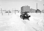 Volvo PV 652 med snöplog vid Institutet för högspänningsforskning, Husbyborg, Uppsala 1937