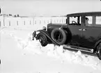 Volvo PV 652 med snöplog vid Institutionen för högspänningsforskning, Husbyborg, Uppsala 1937