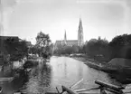 Fyrisån och Uppsala domkyrka