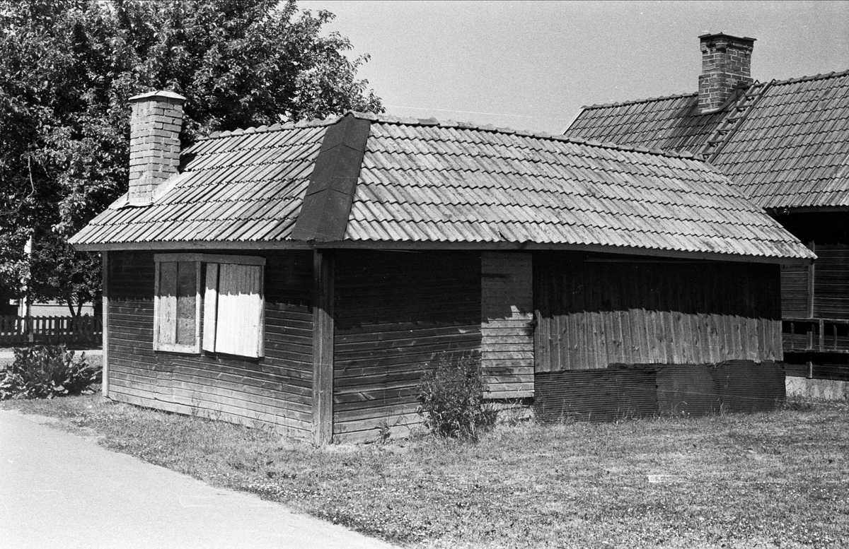 Uthus, Melodivägen, Björklinge, Björklinge socken, Uppland 1976