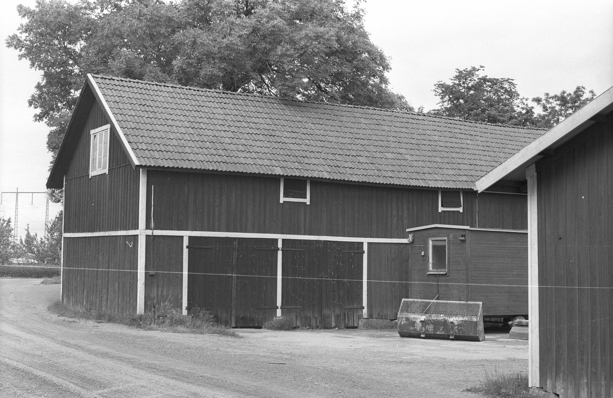 Före detta stall, lider och magasin, Lilla Söderby, Danmarks socken, Uppland 1977