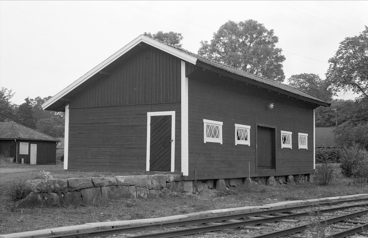 Godsmagasin, Lännaholms järnvägsstation, Länna, Almunge socken, Uppland 1987