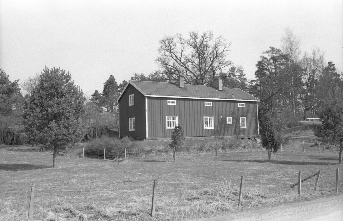 Bostadshus, Solvalla 2:8, Solvalla, Faringe socken, Uppland 1988