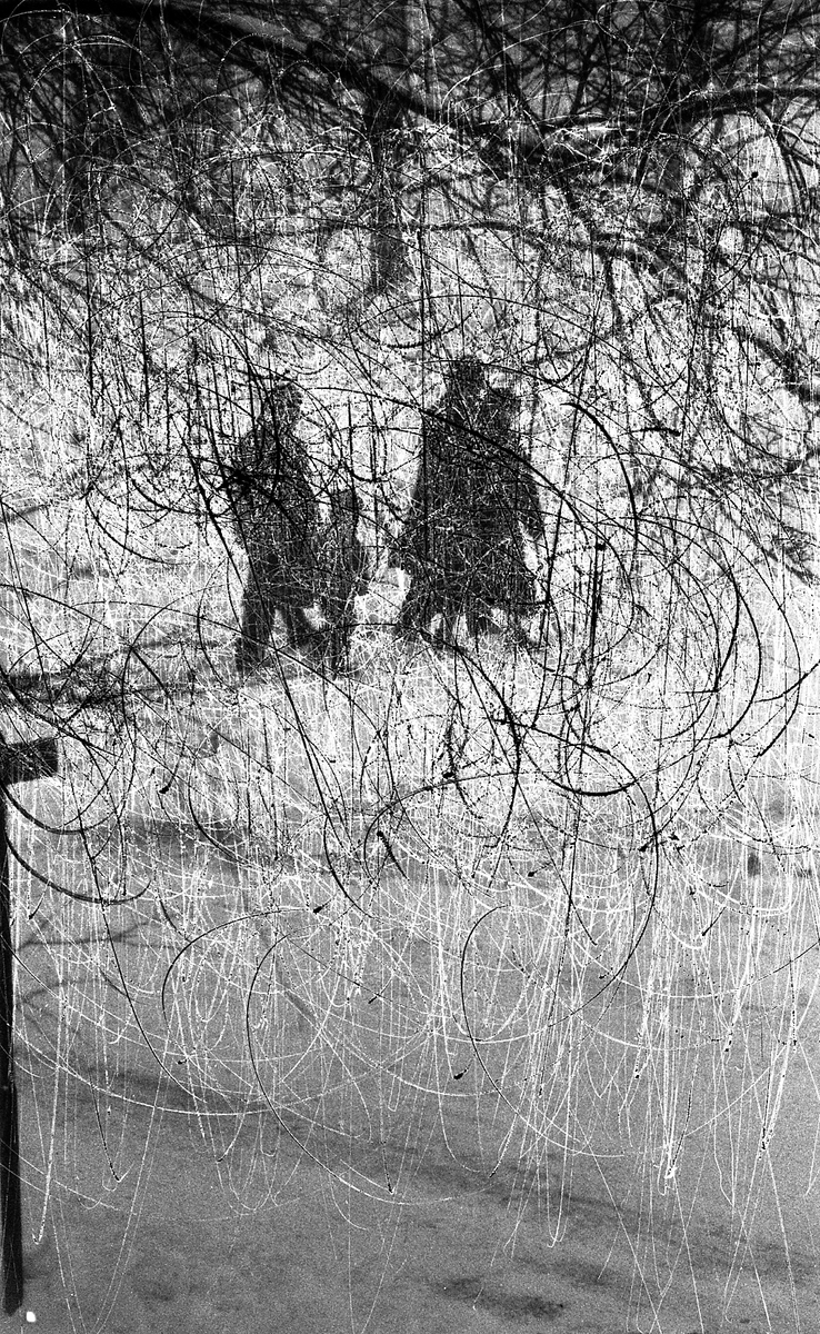 Fotokonst - siluetter av människor i vinterlandskap, Uppsala