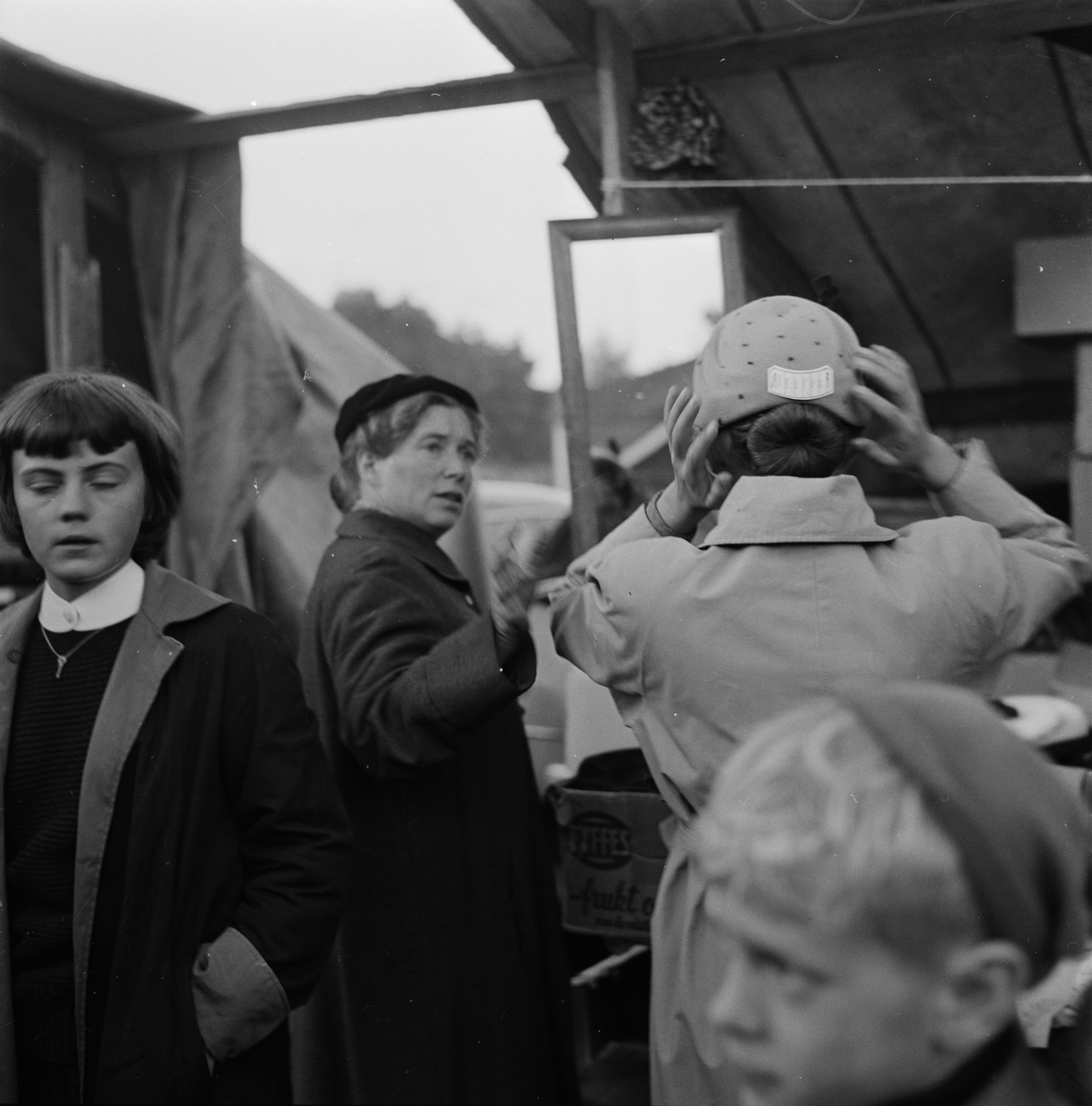Marknad i Öregrund, Uppland 1955