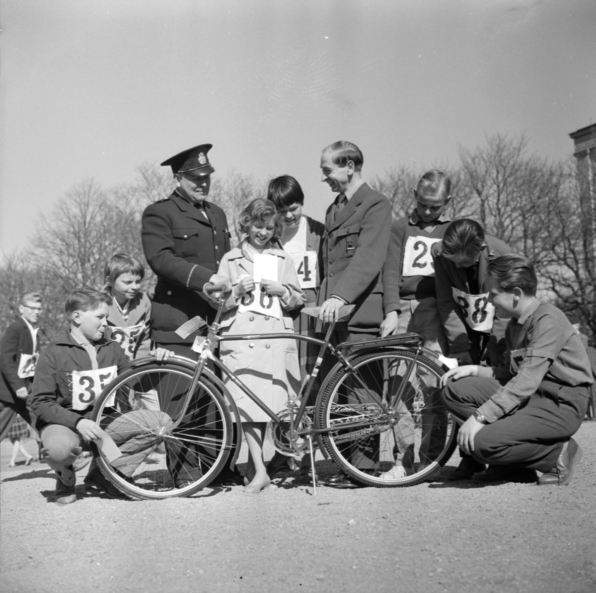 Professor Harald Riesenfeld under "ungdomens trafikdagar", Uppsala maj 1958