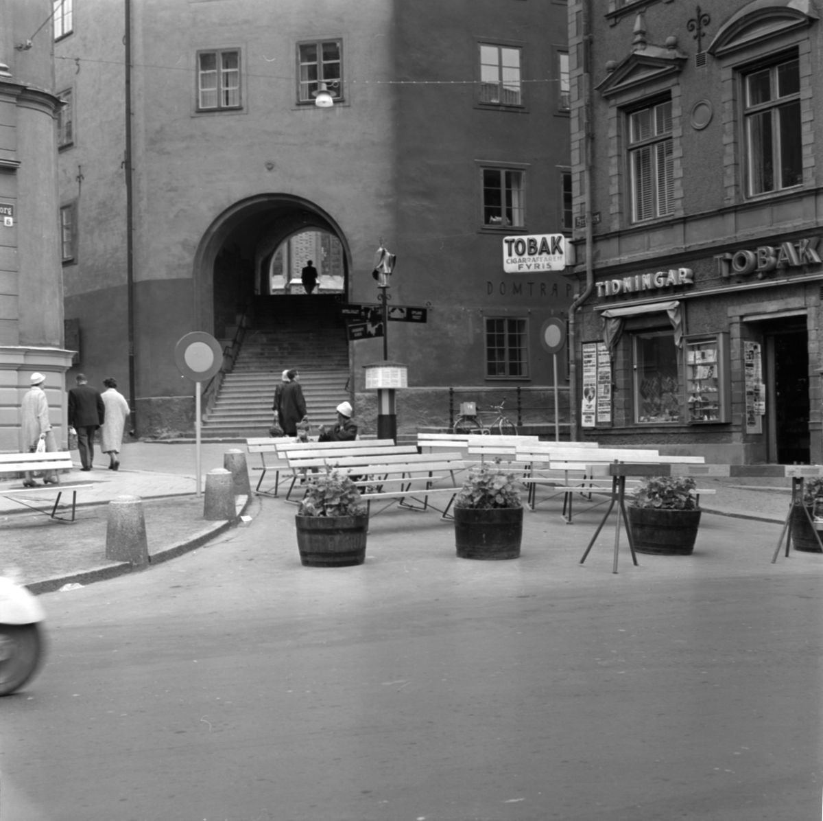 "Nyttiga bänkar", Uppsala ärkesätes 800-årsjubileum juni 1964