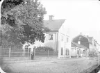 Svartbäcksgatan med Carl von Linnés bostad, kvarteret Örtedalen, Uppsala 1878