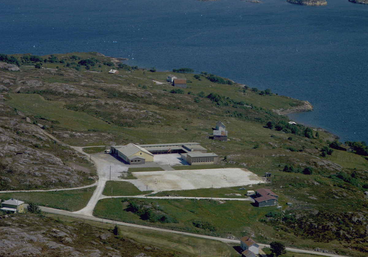 Barman skole, Strømsvik Øvre, Lyngvika, Haraneset og Nordvik.