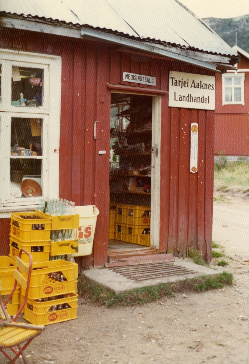 Tarjei Aaknes landhandel i Åseral.