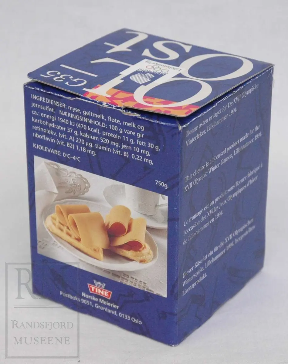 a) Papirflagg for fakkelstafetten
b) OL-papirpose
c)Emballasje til OL-brunost