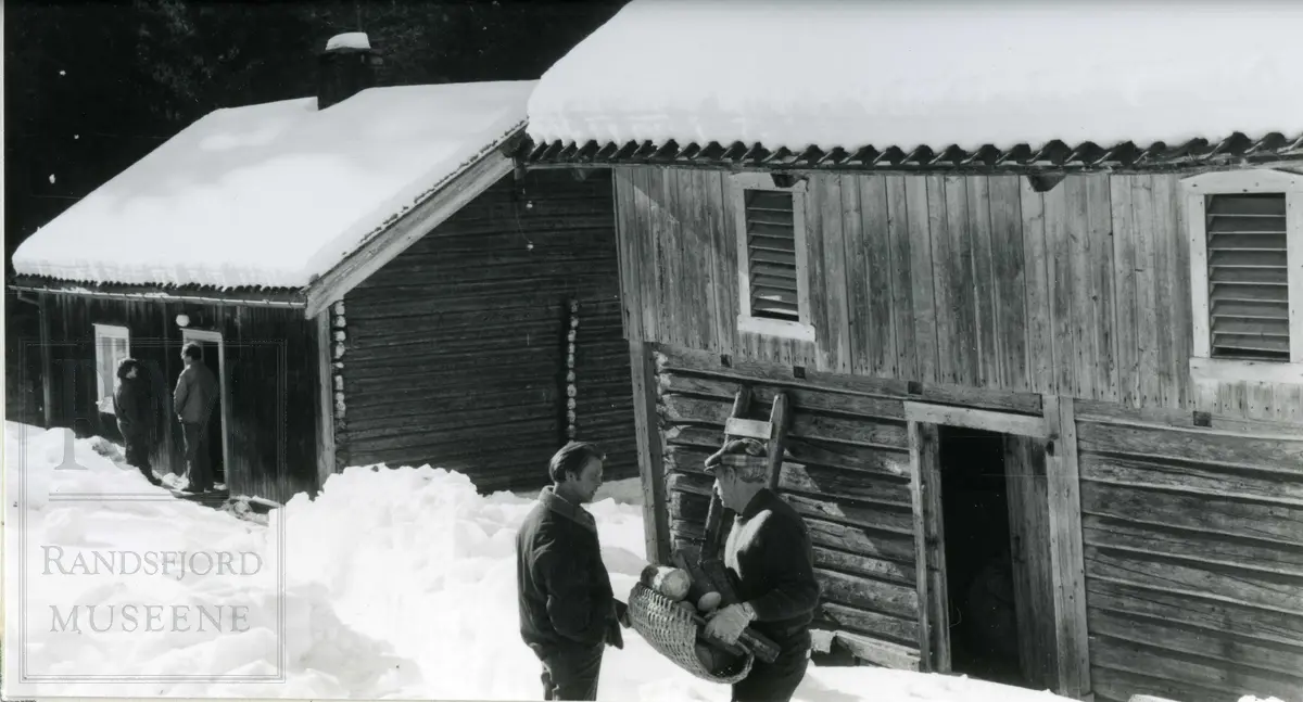 Husmannsplass Vikabråten, bolighus med låve/fjøs