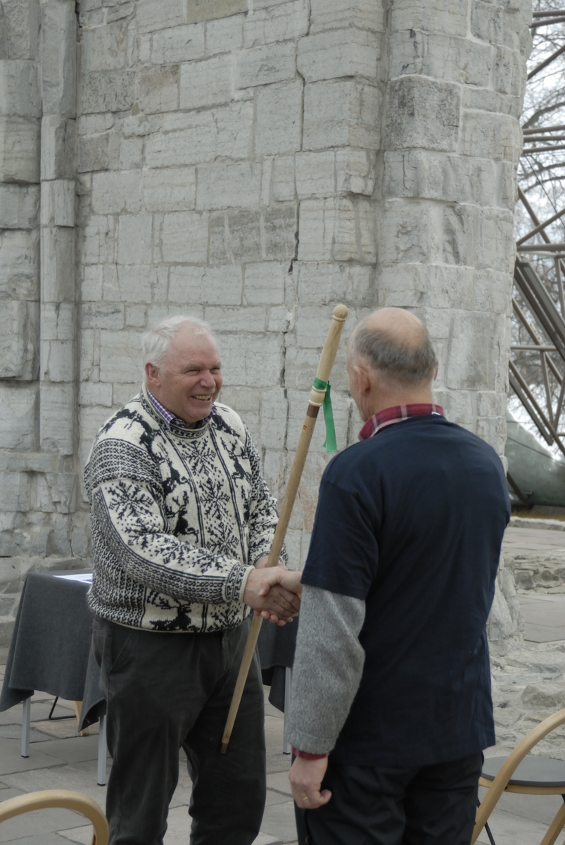 Europeisk pilegrimsstafett til Santiago de Compostela 2010 - veksling på Domkirkeodden 12. mars