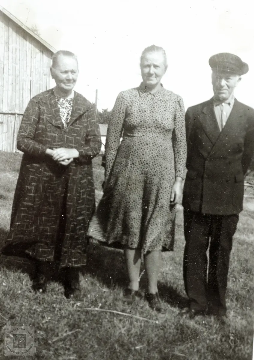 På besøk i barndomsheimen på Høyland i Grindheim. Audnedal.