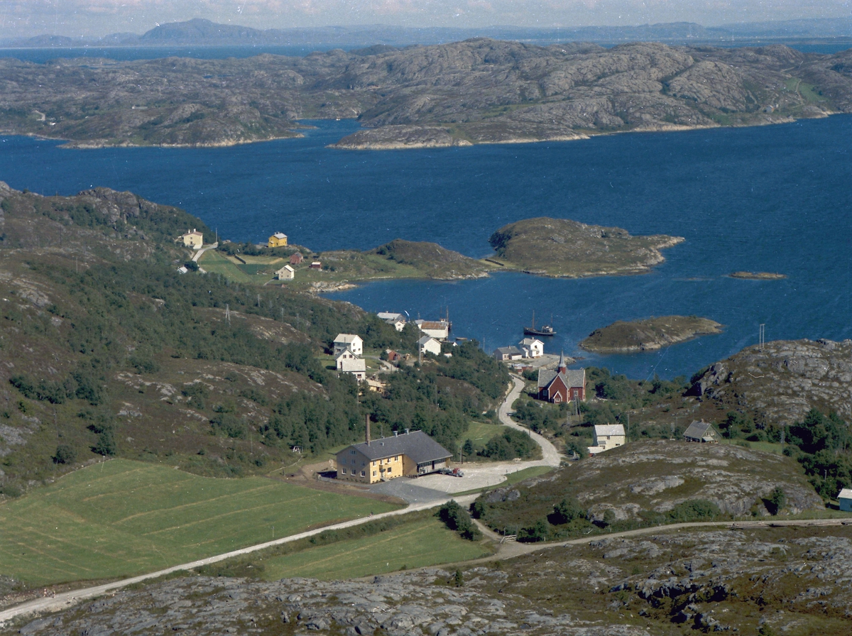 Fillan med Fjellværsøya i bakgrunnen. -Kystmuseet i Sør-Trøndelag ...
