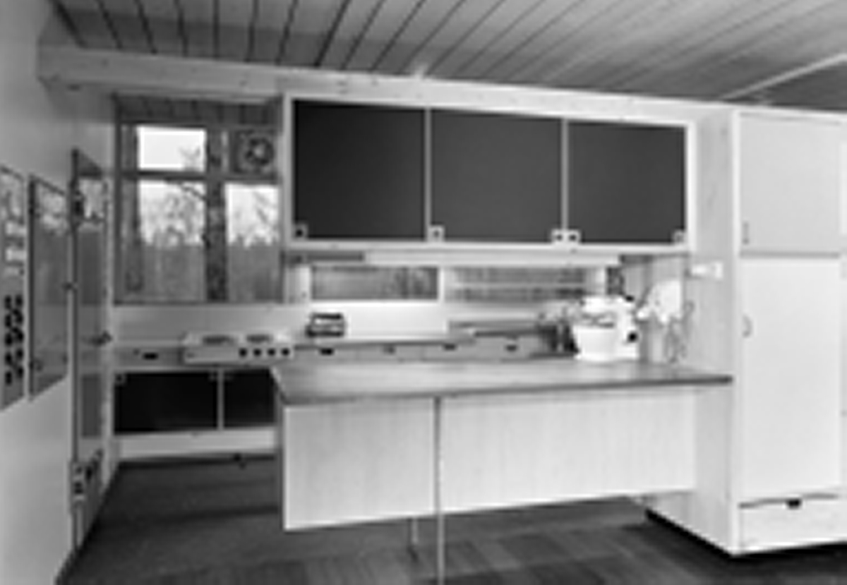 Ing. A. B. Engen, Frislivegen 29, Moelv. Tegnet av arkitekt Are Vesterlid, Arkitim, Hamar. Interiør, kjøkken, arkitektur.