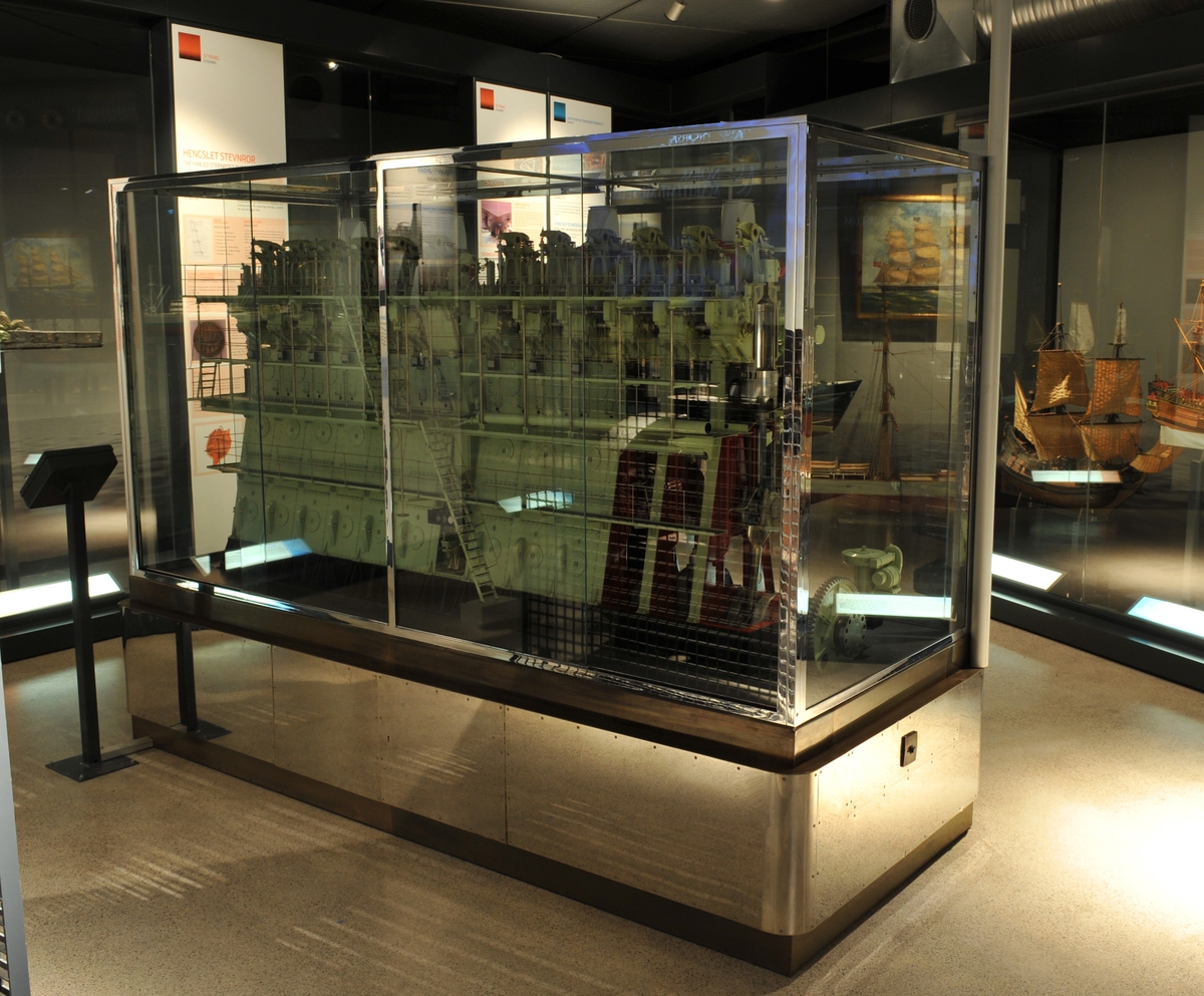 Modell av motor -Norsk Maritimt Museum / DigitaltMuseum