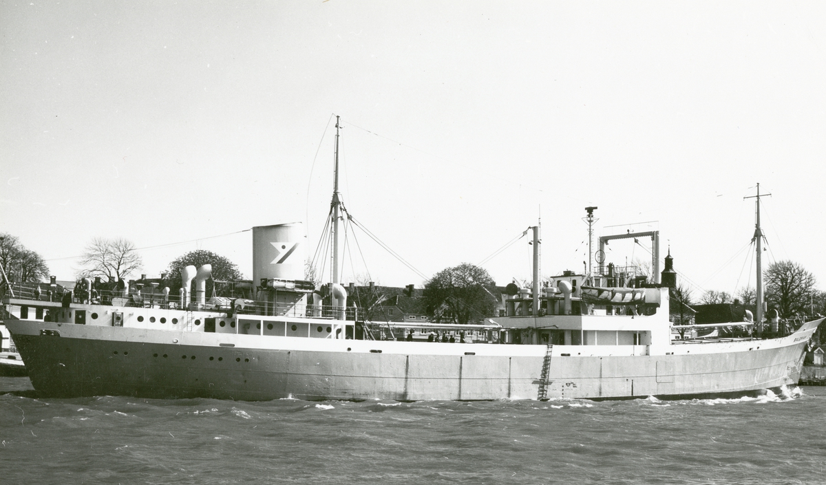 M/S Baldrian (b.1947, A/S Akers mek. Verksted, Oslo) med modernisert rigg.