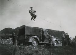 Opphenging av luftkabel ved hjelp av båtmannsstol : båtsmann