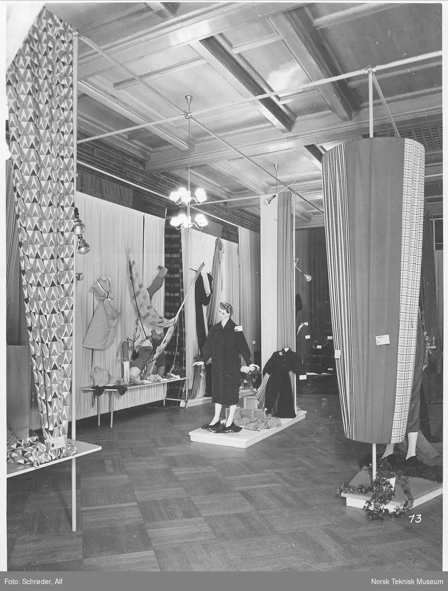 Hjula Væveri, utstilling, omkring 1950