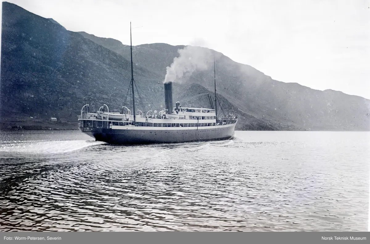D/S Aaro nær Molde
