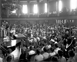 Kvindesagsmødet: aabning i Universitetet, Fru Qvam