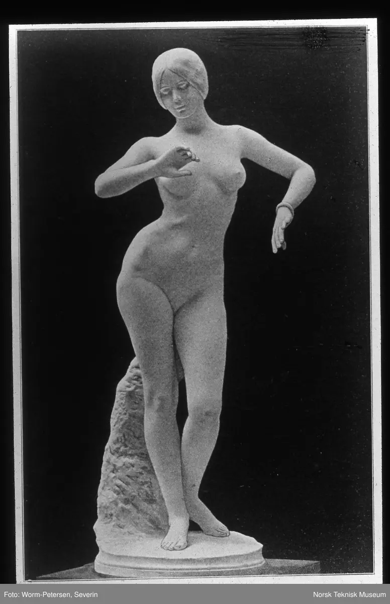 Statue, kvinne, misdannet skjønnhet