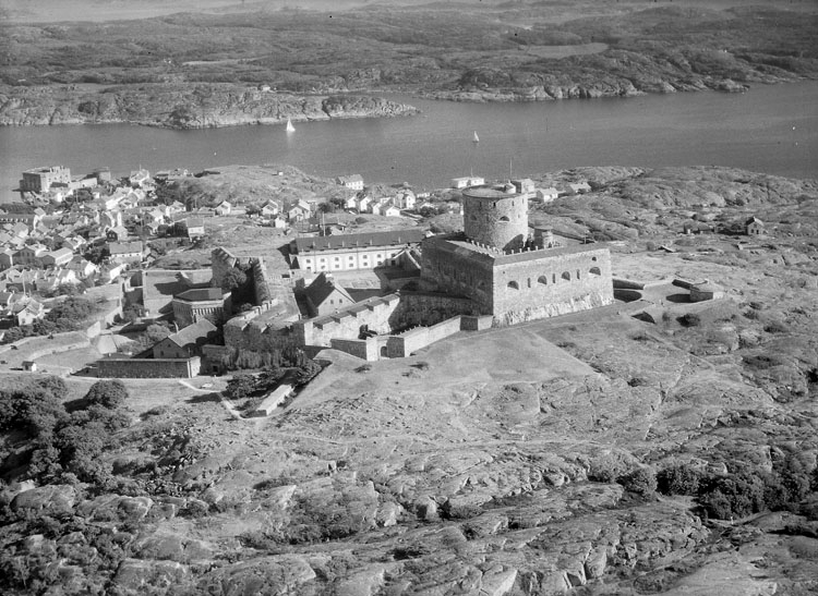 Enligt AB Flygtrafik Bengtsfors: "Marstrand Bohuslän".














