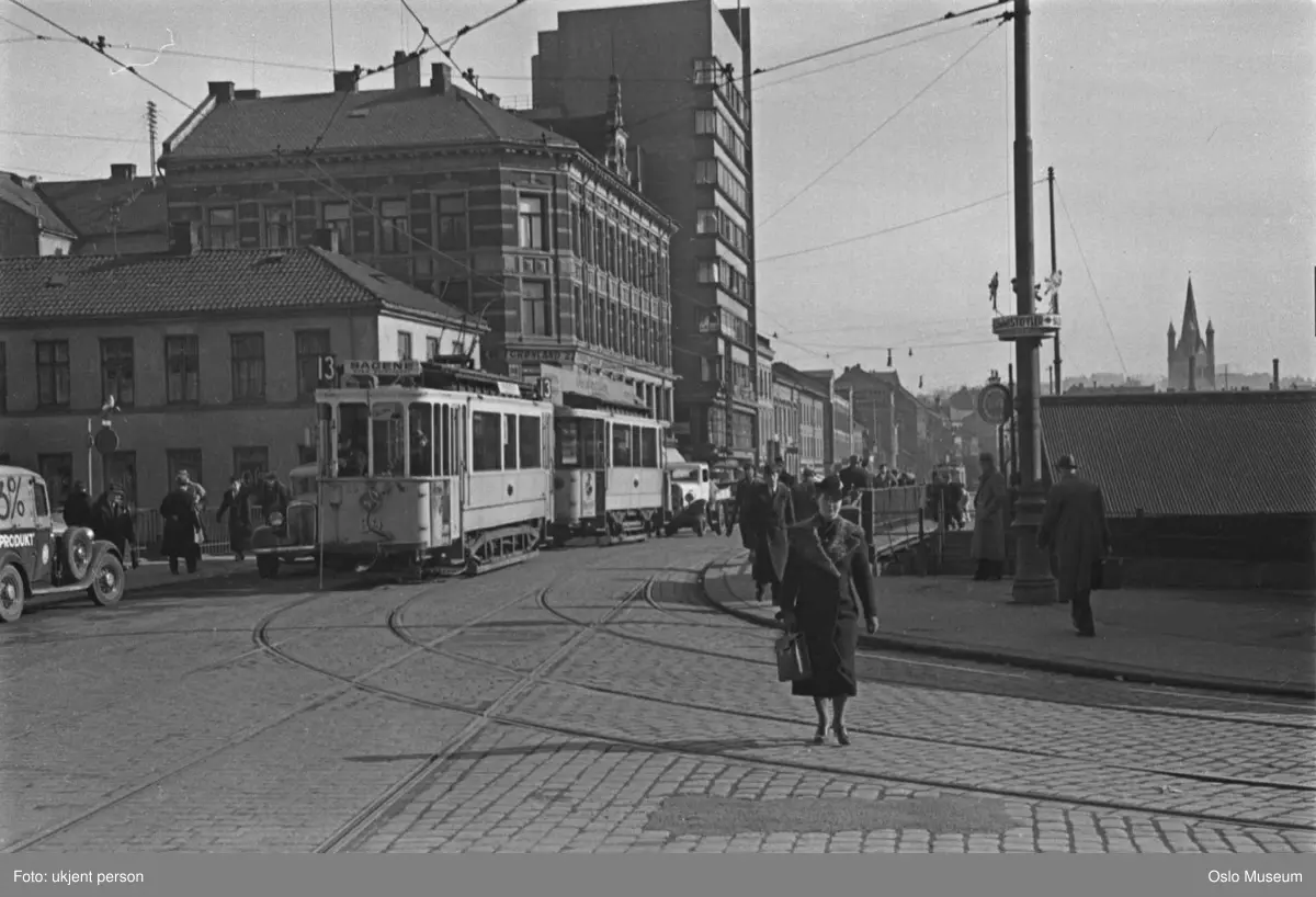 gateløp, Vaterlands bru, trikk, biler, mennesker, gateliv, bygårder, kontorbygning