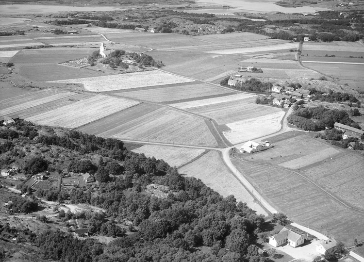 Enligt AB Flygtrafik Bengtsfors: "Lycke Bohuslän".











