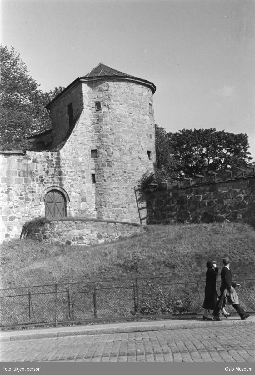 Akershus festning, festningsvoll, mann, kvinne