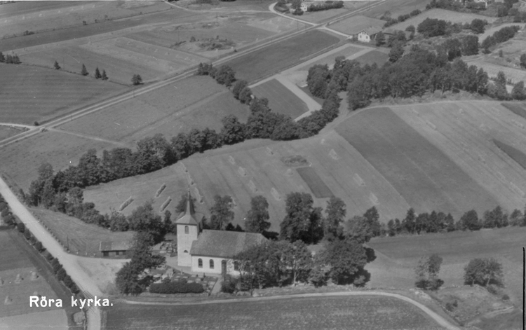 Bildtext: "Röra Kyrka"