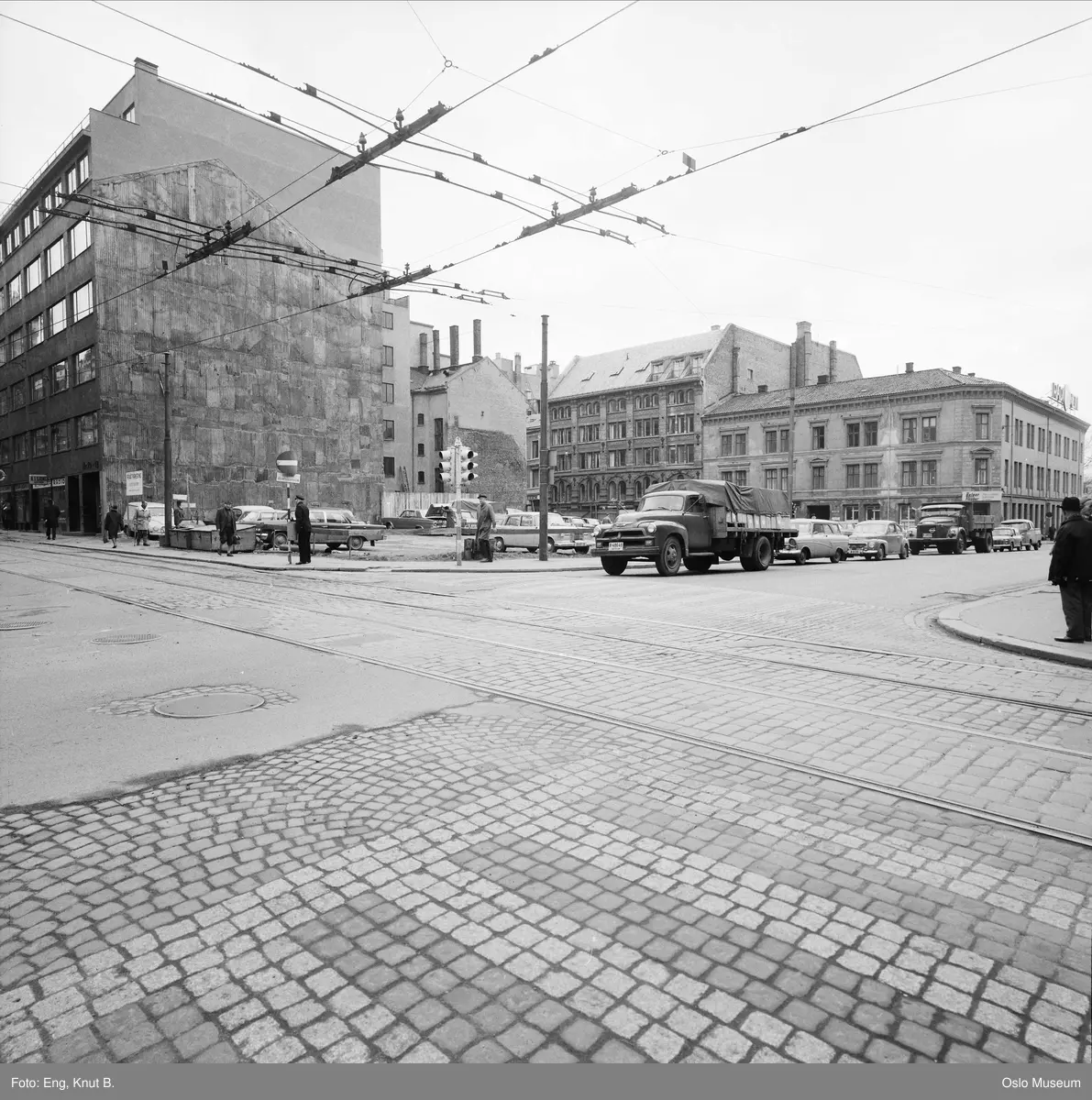 gatekryss, kontorbygninger, biler, mennesker, fotgjengerovergang, brostein