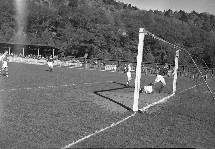 Enligt notering: "Fotboll under sommaren 30/8 1947".