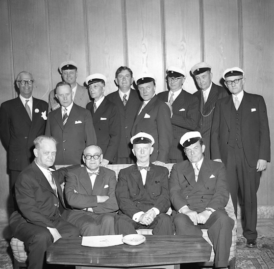 Enligt notering: "Studentjubileum Carlia 1916 års studenter 26-5-56".