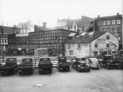 parkeringsplass, lastebiler, forretningsgårder, bakgårder