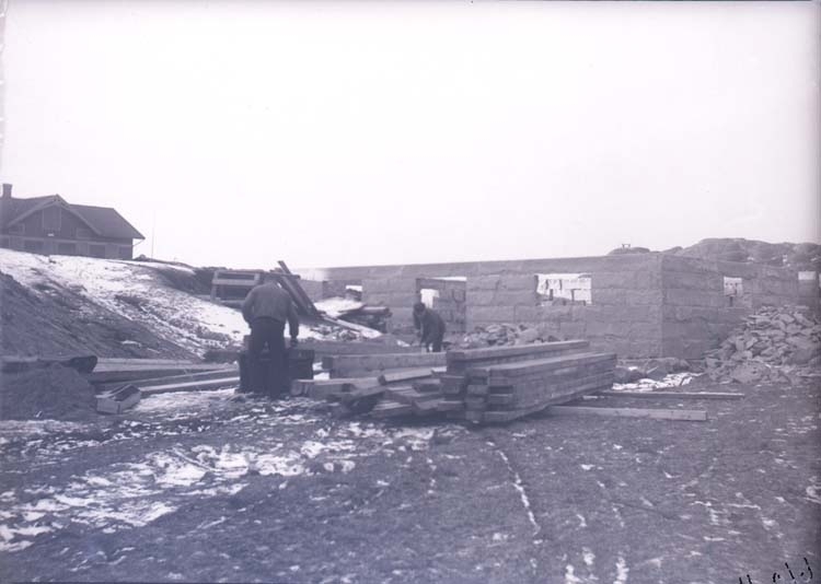 Enligt text som medföljde bilden: "Lysekil. Stugan 6/2-11".