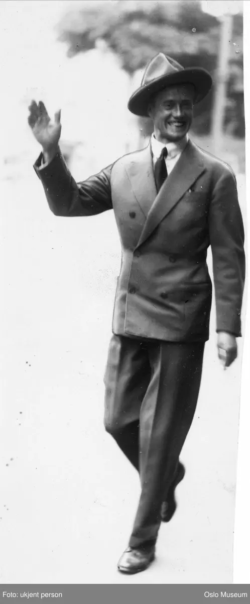 portrett, mann, skuespiller, sceneinstruktør, gående helfigur