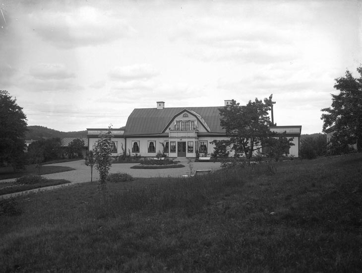 Enligt fotografens noteringar: "Munkedals Herrgård omkring 1910-1916."