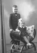 Enligt fotografens journal nr 6 1930-1943: 